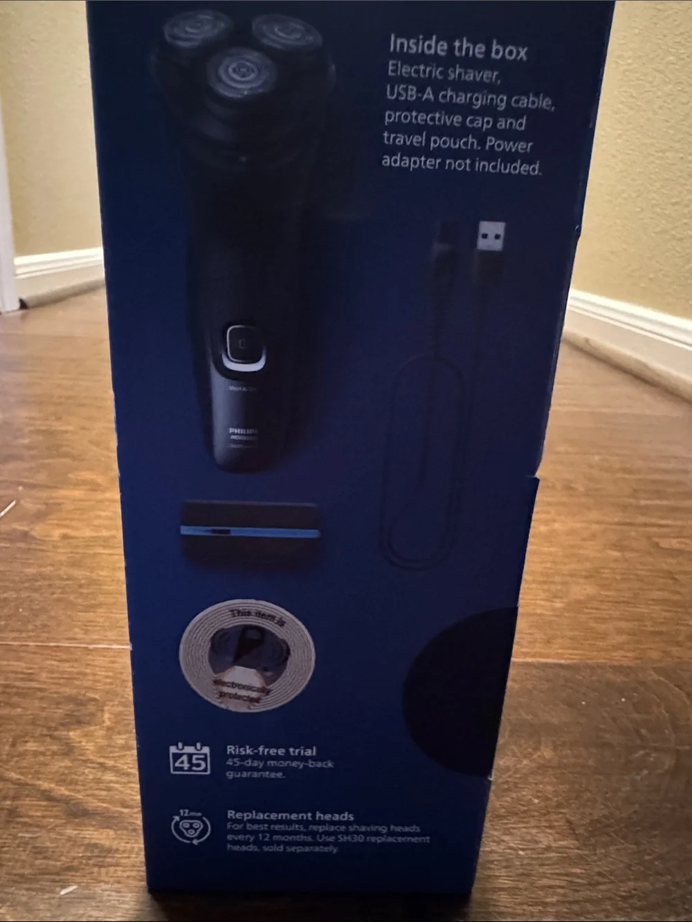 Philips Norelco Shaver 2600 - Black NWT